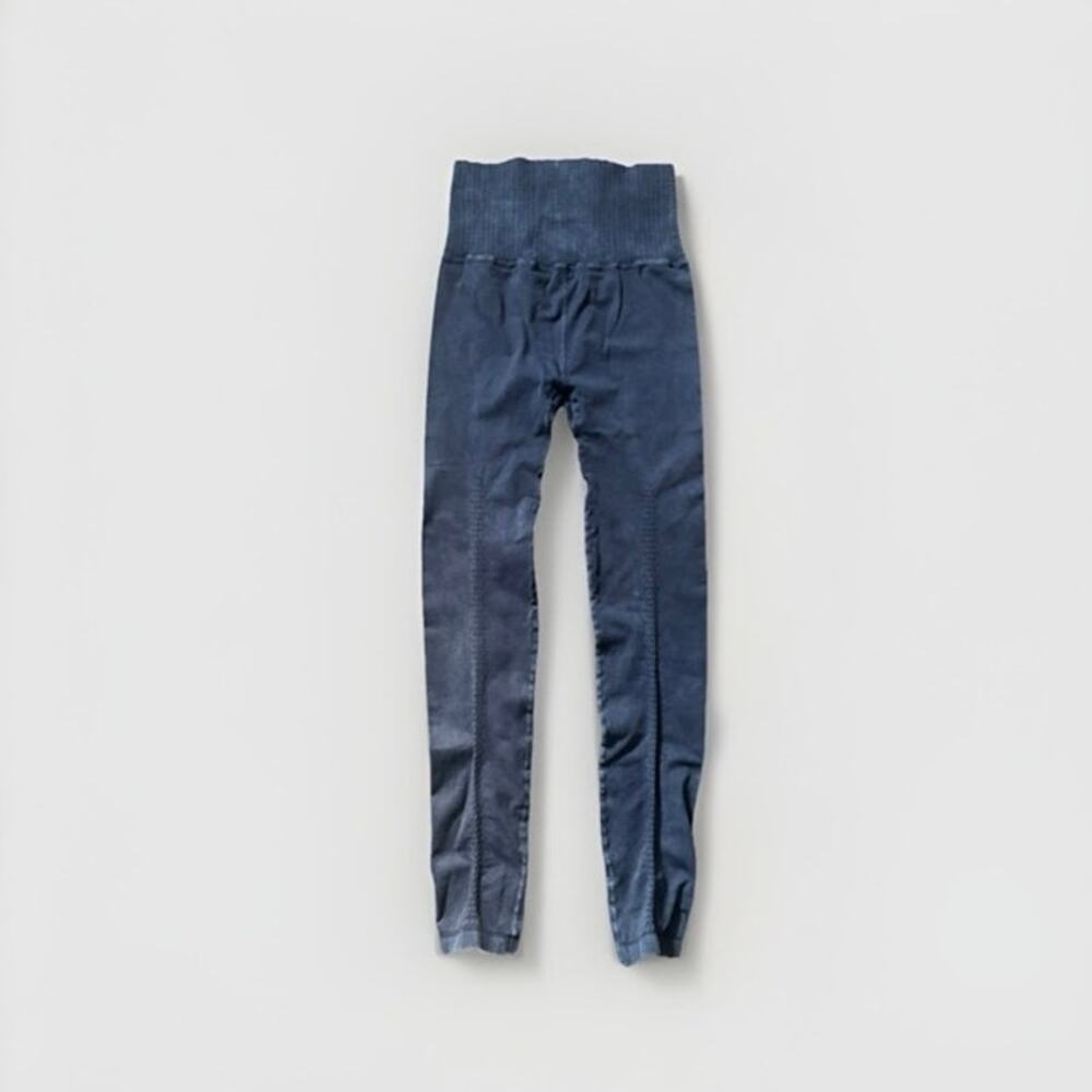 Free People Movement Good Karma Leggings Dark Wash Size XS/S - Picture 3 of 9